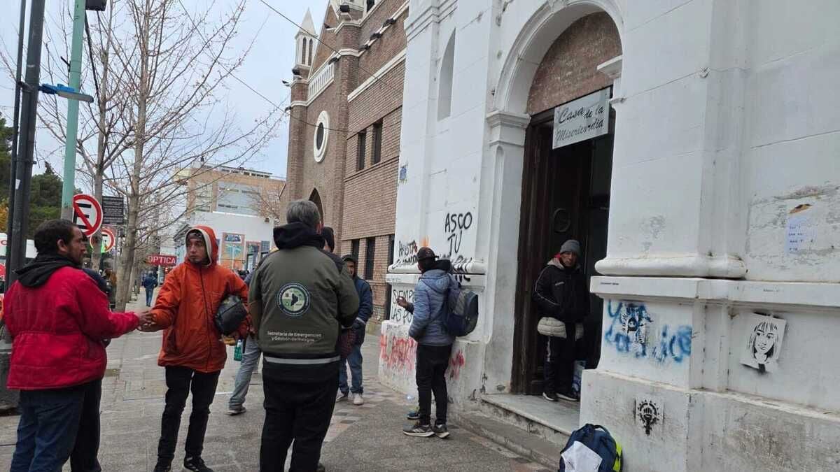 El parador neuquino que no cierra: del abrigo del invierno a un plan para volver a empezar