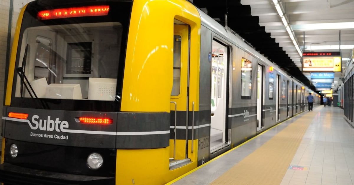 Jubilados porteños podrán viajar en subte con solo apoyar el DNI en el molinete, sin límite horario