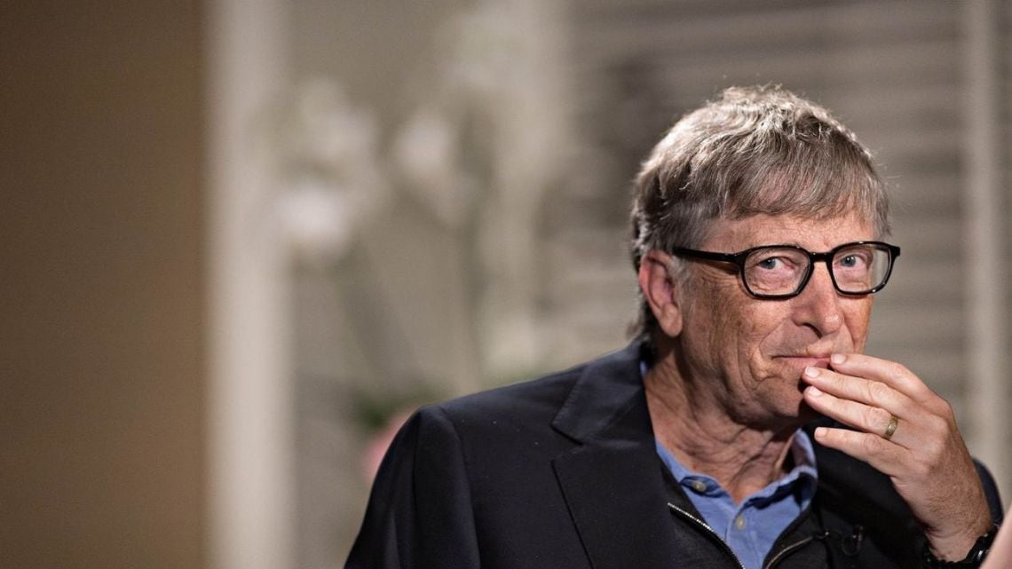 Gates prendió la alarma: la IA ya puede armar un laboratorio del horror y dejarte sin laburo