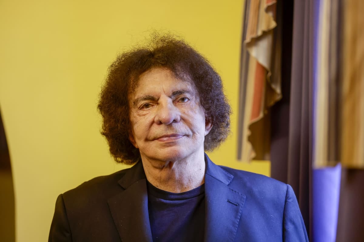 La UBA le entregó el Honoris Causa a Alejandro Dolina y el Auditorio de Sociales se transformó en una plaza de Flores