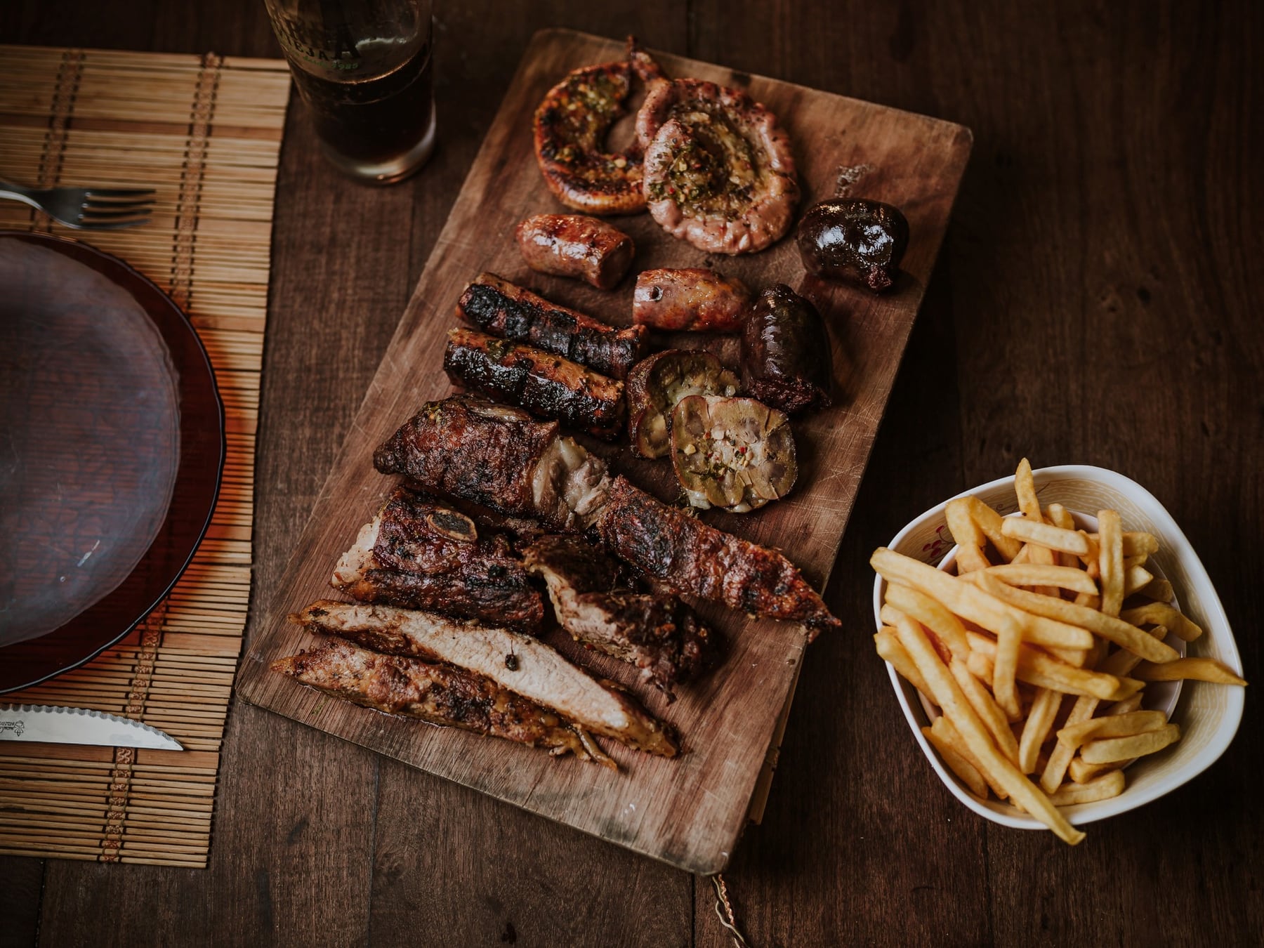 Cuánta carne llevar a la parrilla: claves para calcular porciones según el corte y los comensales