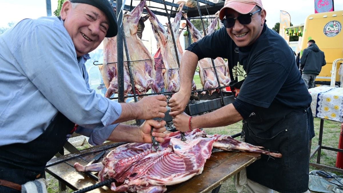 Confluencia de Sabores desplegó más de 90 puestos y dos jornadas de música en el Parque Jaime de Nevares