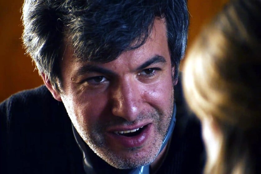 Nathan Fielder se metió en los últimos 34 días libres de Elizabeth Holmes y volvió con un documental que nadie vio venir