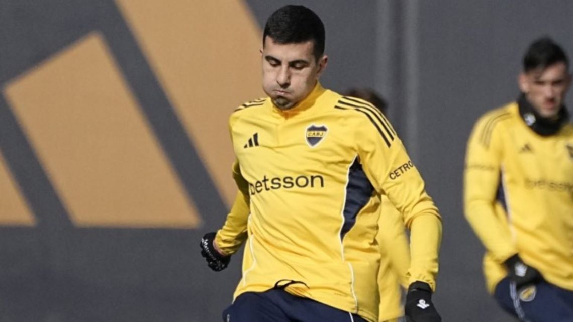 Volvió a tocar la pelota: Battaglia se reinsertó en Boca después de nueve meses y ya empieza la cuenta regresiva