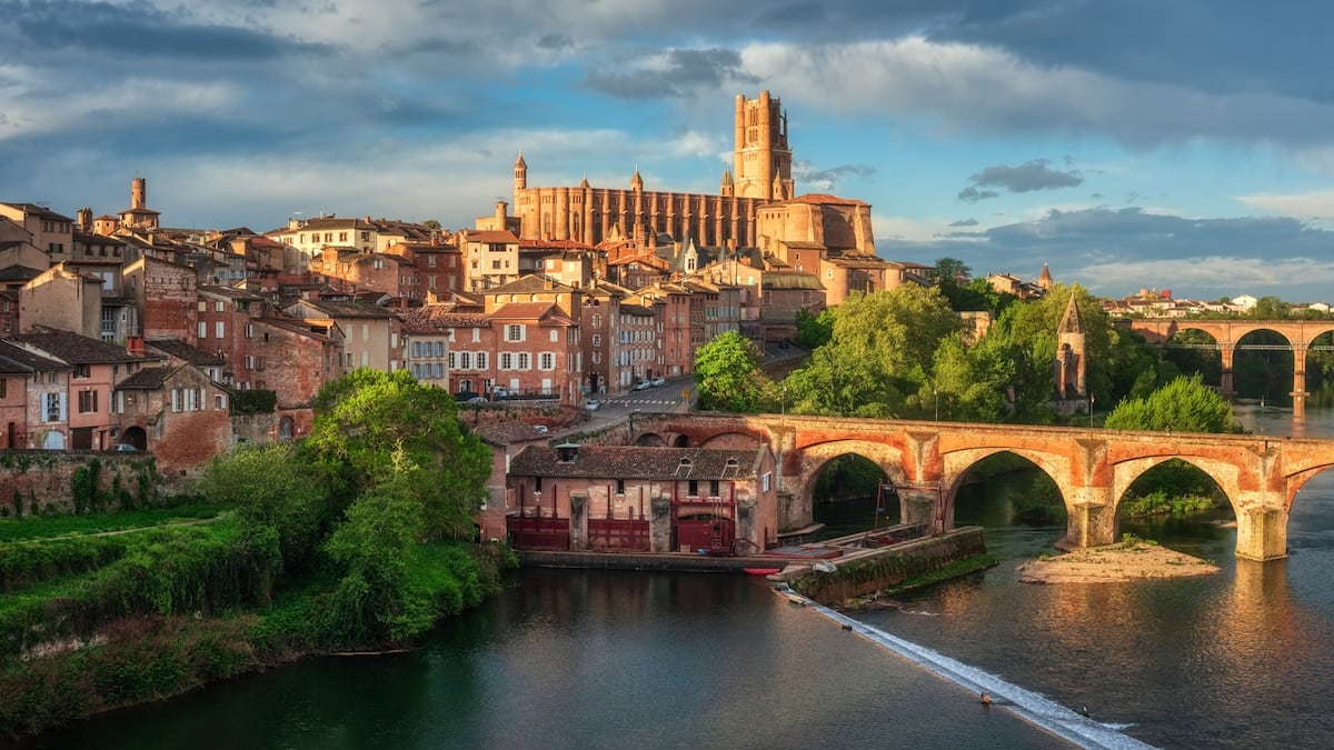 Albi, la ciudad de ladrillo rojizo donde la Edad Media se cruza con la obra de Toulouse-Lautrec