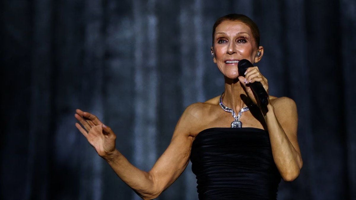 Seis años después, Celine Dion volvió a cantar a París y se quebró antes de terminar la primera canción
