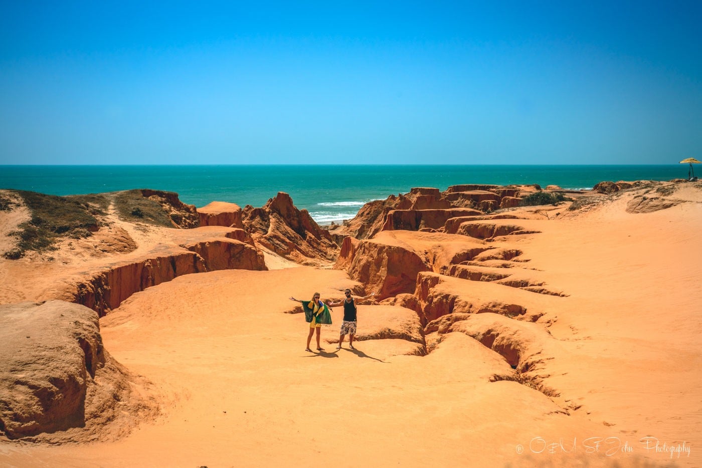 Pipa, el balneario del litoral brasileño que se extiende sobre once playas entre acantilados rojos y pozas de delfines