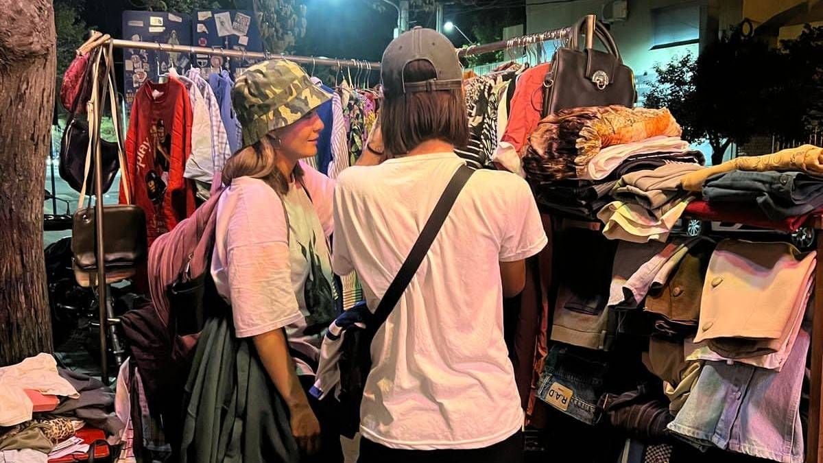 Ferias, vinilos y una fiesta: La Vereda Cultural arma un sábado con doble turno en Neuquén