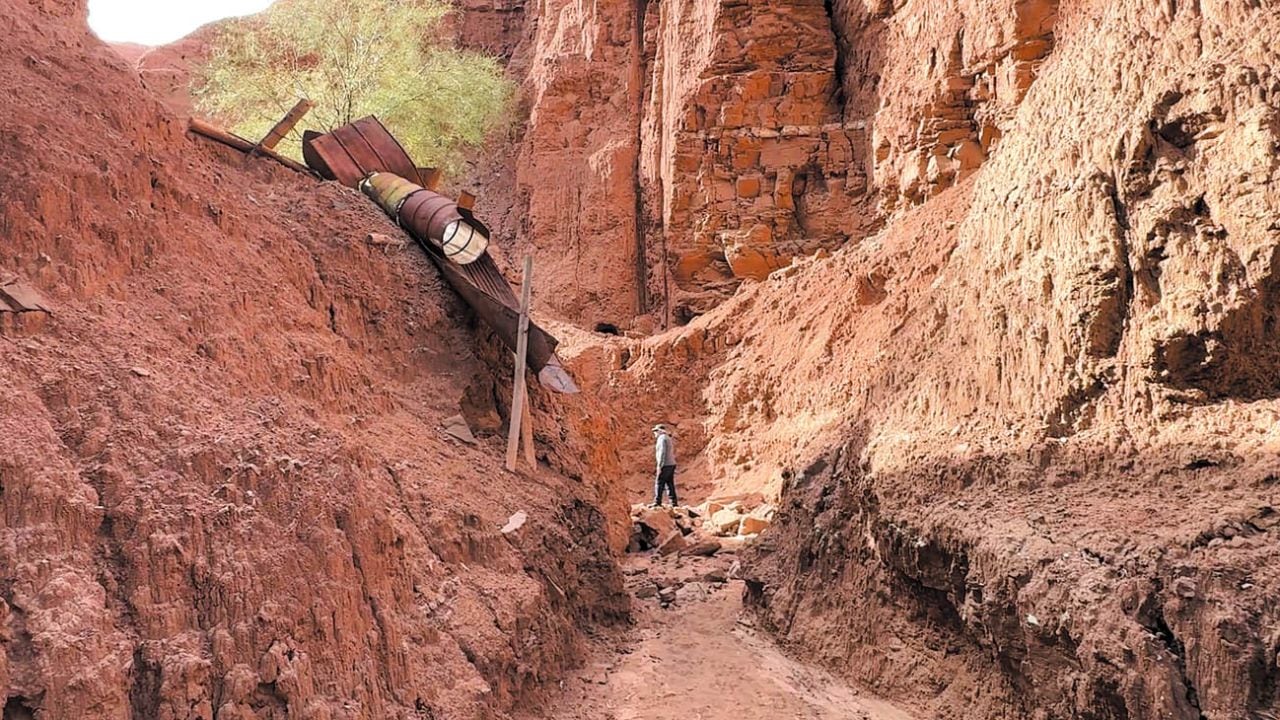 Una expedición 4x4 por la Precordillera sanjuanina recaló en los vestigios de la mina Virginia II