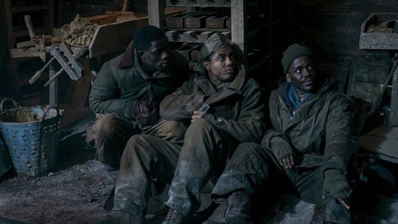 A siete kilómetros de altura: la nueva apuesta bélica de Apple TV con sello Spielberg