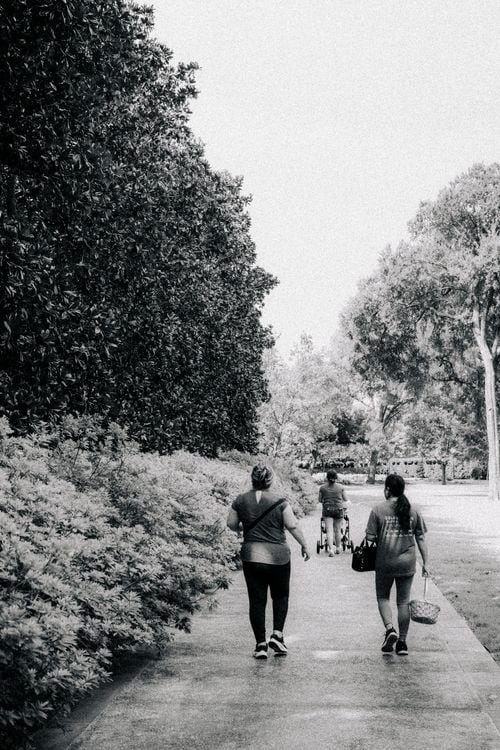 Caminar, dormir y respirar: el plan de tres pasos que una fisioterapeuta recomienda para cuidar la vida sexual sin caer en el exceso