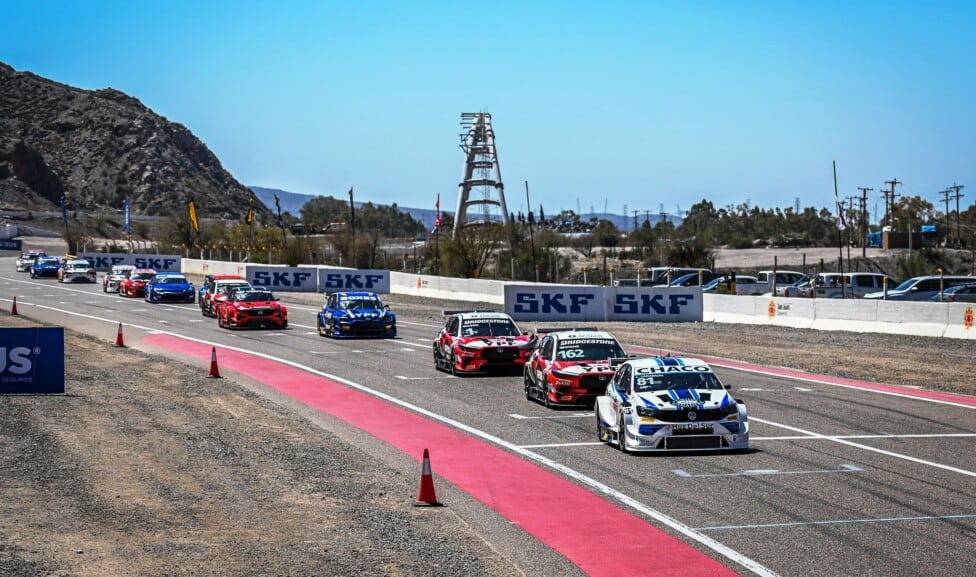 Lucas Carabajal rompe la sequía histórica de Volkswagen en el TC2000: 21 años después, la marca vuelve a sonreír