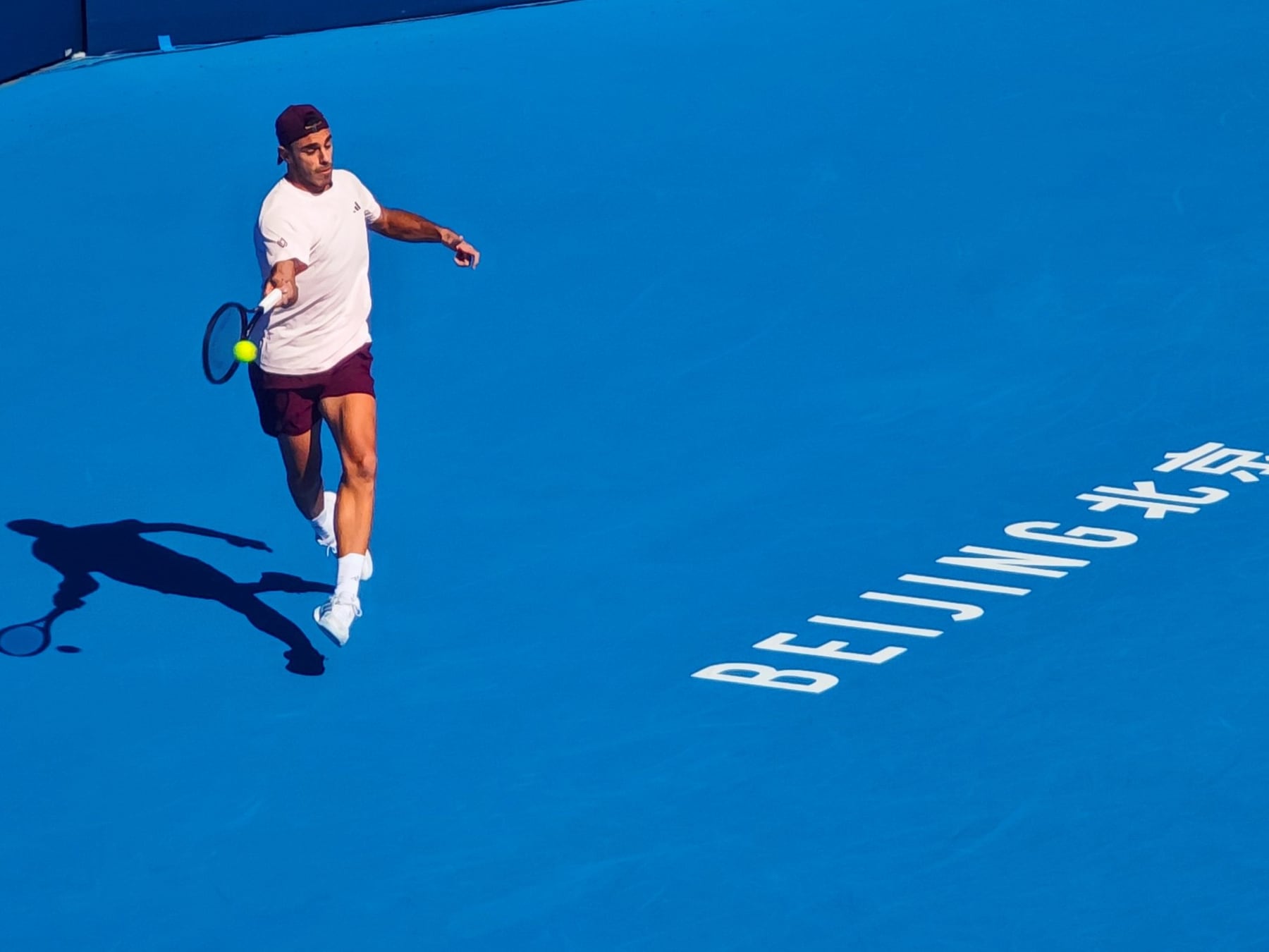 Cerúndolo la peleó, dio vuelta el partido y se metió en octavos del ATP 500 de Pekín