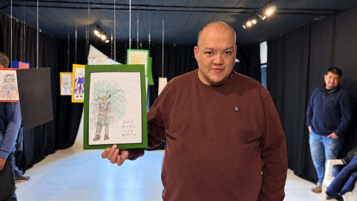 Una infancia en papel: los dibujos de Daniel Lefiman toman la Casa de la Cultura de Aluminé