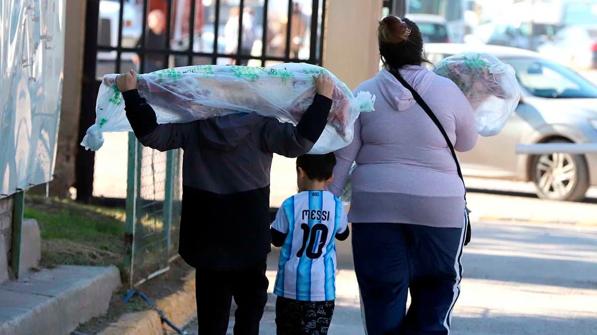 Dos sábados de octubre para llenar el changuito en el Mercado Concentrador de Neuquén