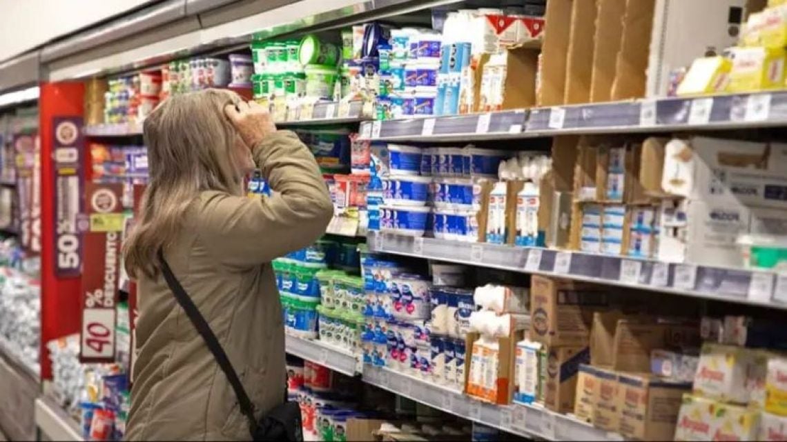 El financiamiento se volvió la regla: casi nueve de cada diez hogares recurrieron al fiado, tarjetas o préstamos para comprar comida en septiembre