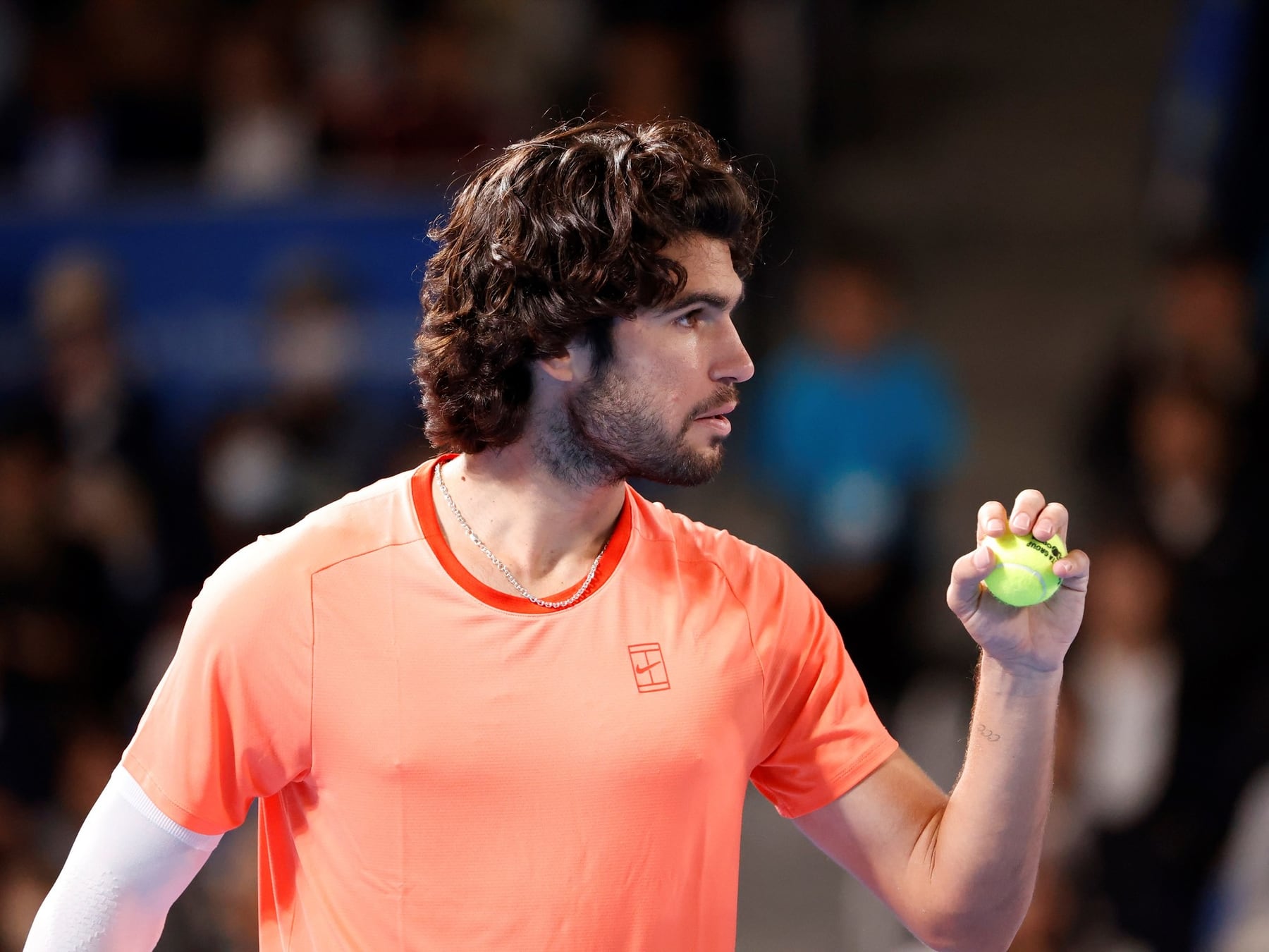Alcaraz revivió en Tokio, barrió a Munar en el tercer set y va por Lehečka