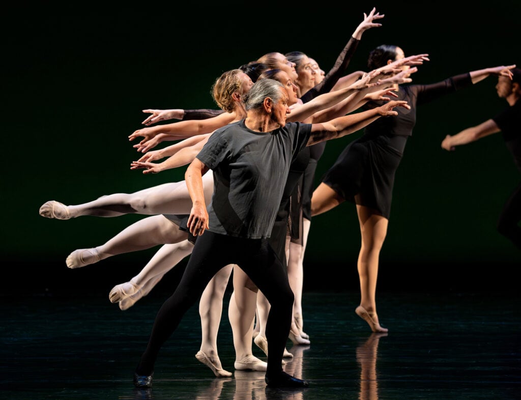 Una noche de cuerpos grandes y memorias chicas en el Cine Teatro Español de Neuquén