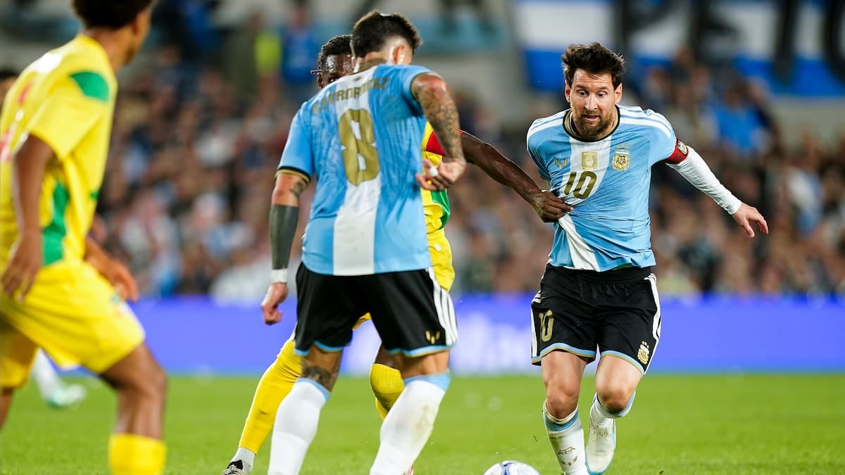 Otamendi grita el 1 a 0 en la noche de Messi y la Scaloneta se va al descanso con ventaja