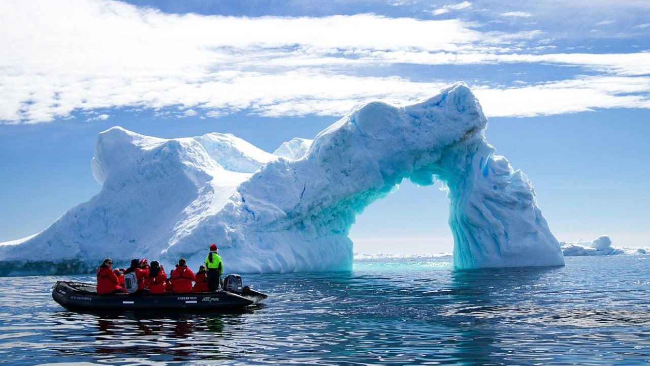 Una vuelta completa a la Antártida en 58 días: la expedición que vuelve a poner en agenda los mares lejanos del continente blanco