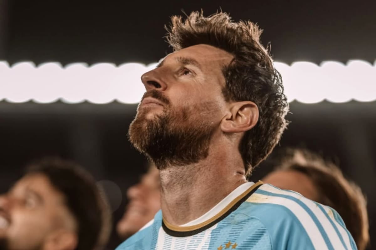 Messi se saca la celeste y blanca en el Monumental: 3-0 a Benín y se va con 126 goles a la espalda
