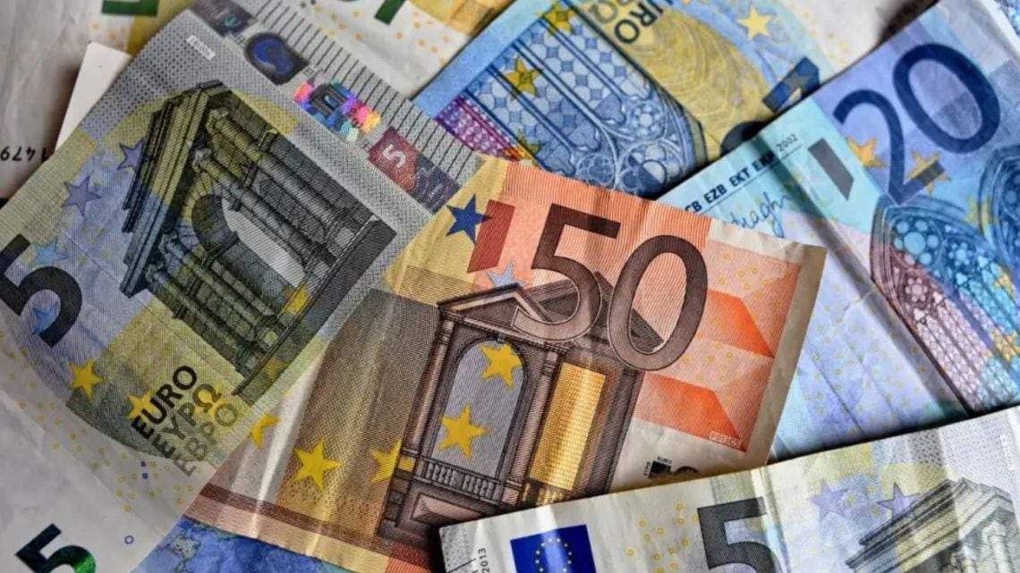 El euro blue cortó la rueda en $1.832,75 y volvió a quedar por encima del precio de referencia bancaria