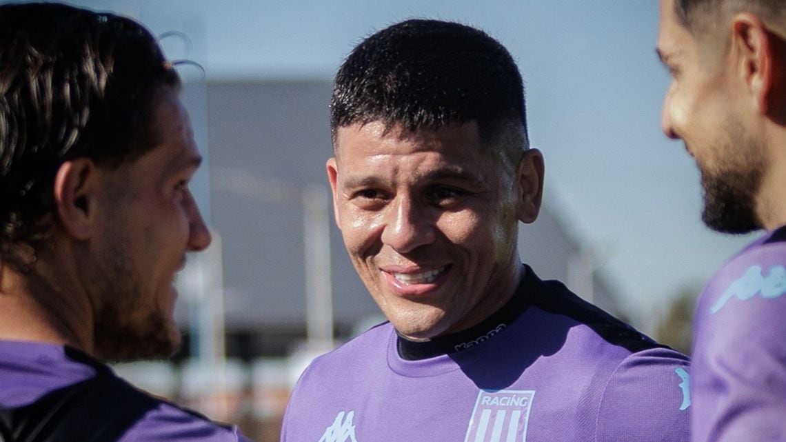 Rojo, entre los papeles y la Libertadores: el Pincha corre contra el reloj