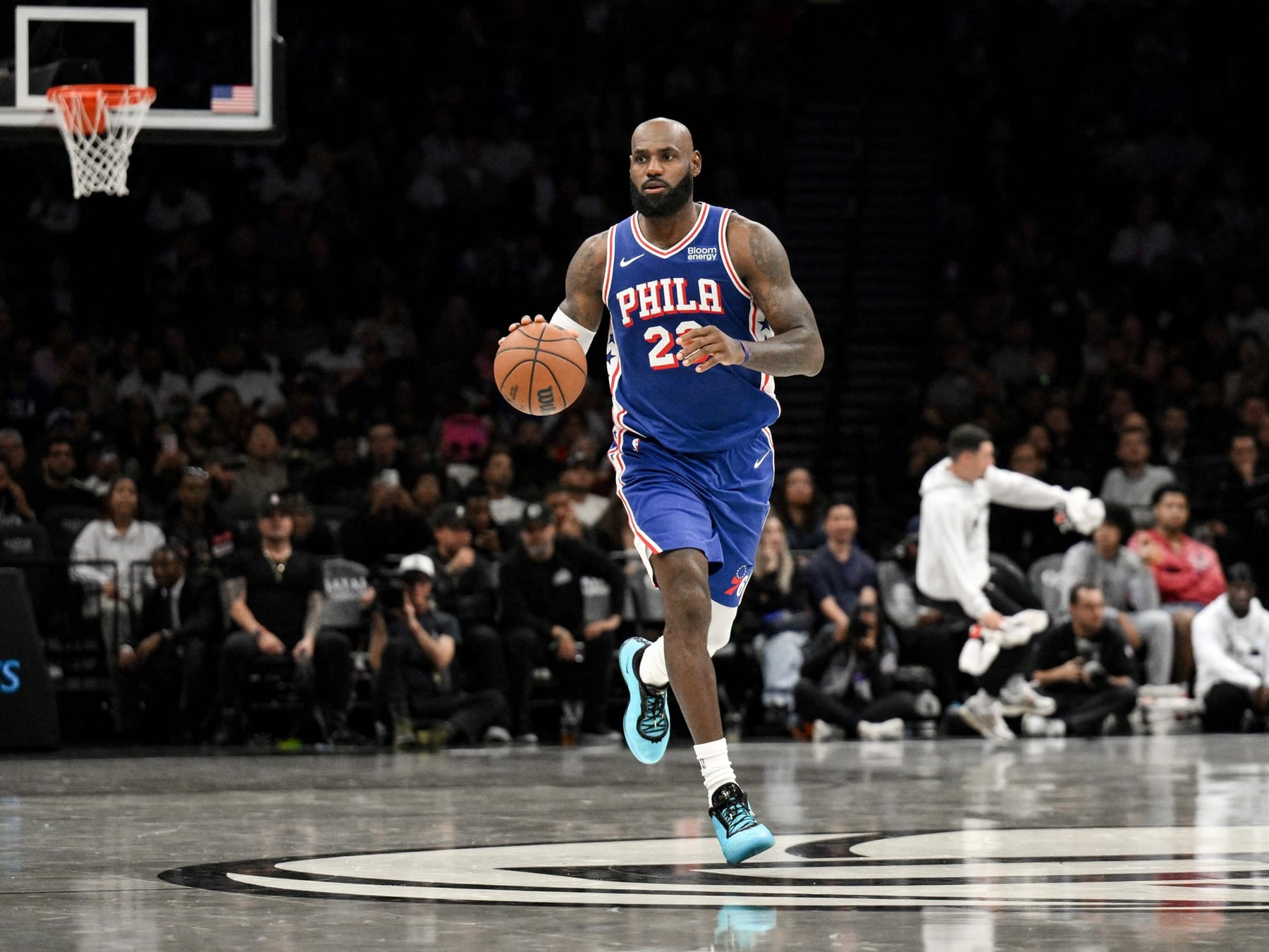 LeBron se puso la camiseta de los Sixers y el mundo de la NBA se reacomoda: el rey ya tiene nueva casa