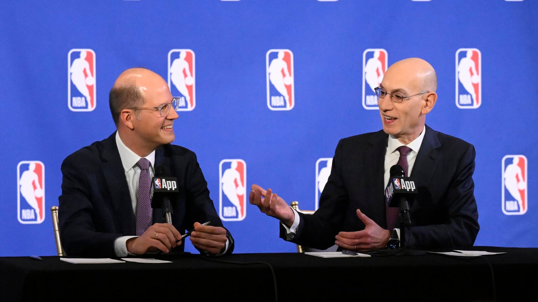 La NBA toca la puerta de Europa y promete no tirar la mesa