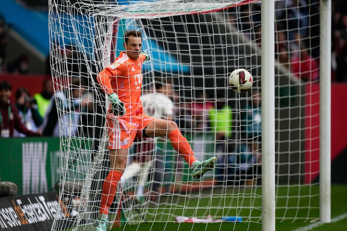 A Neuer se le escapó la noche a los cinco segundos y Bayern terminó empatando con un Augsburgo que le hizo pelear hasta el final