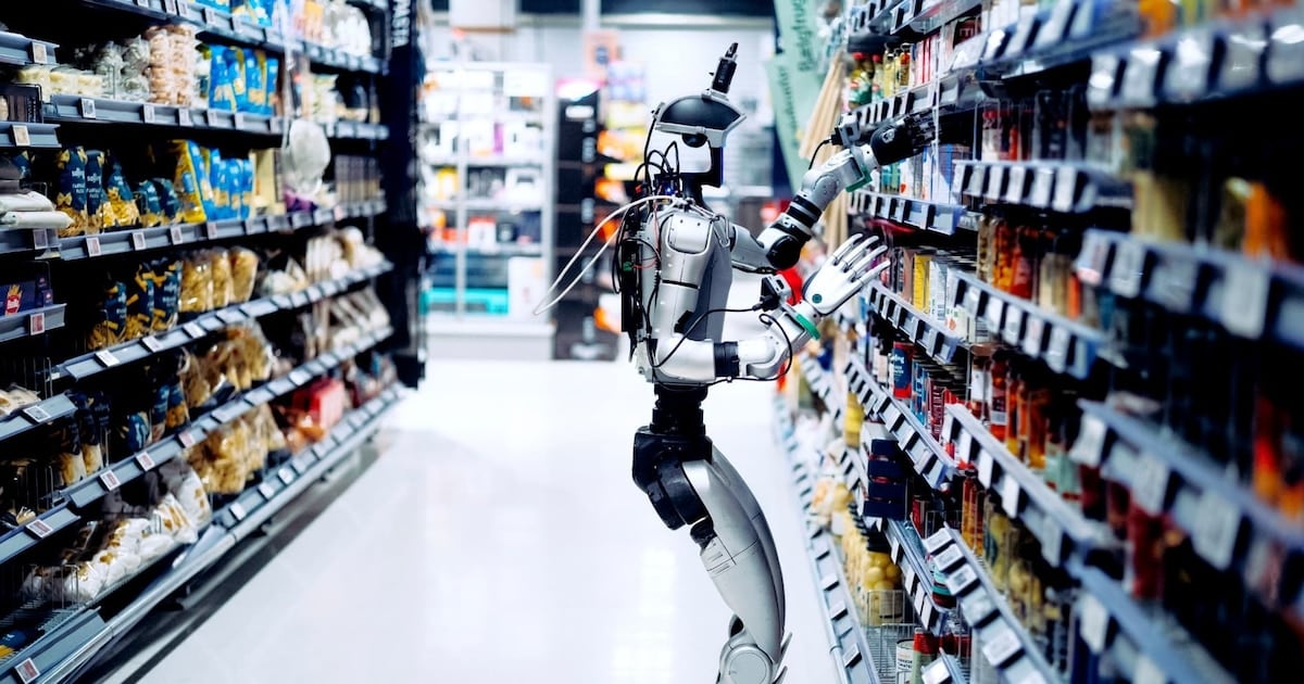 Reponen góndolas de madrugada: robots daneses ensayan el turno noche en supermercados y prometen autonomía total para 2027