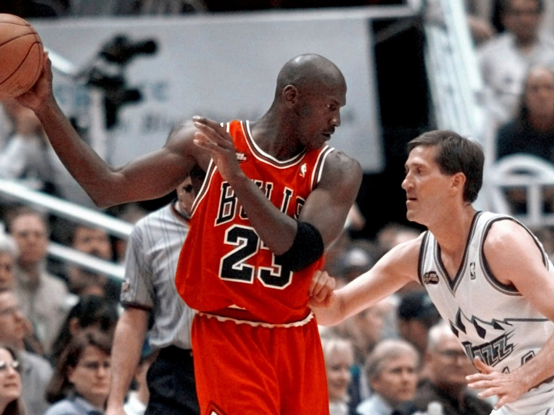 Alguien en Miami pagó 14 millones de dólares por la camiseta con la que Jordan hizo historia en 1998