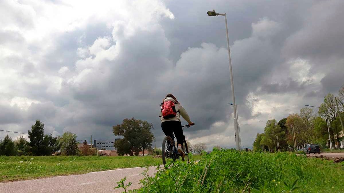 Neuquén se prepara para un fin de semana pasado por agua: la inestabilidad se instala y las tormentas prometen quedarse hasta el domingo