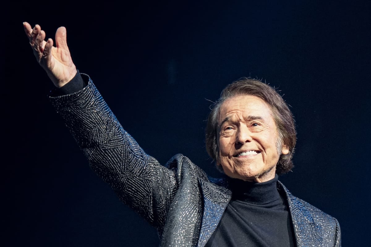 Raphael vuelve al Gran Rex con su-show-de-siempre y la sombra de Netflix pisándole los talones