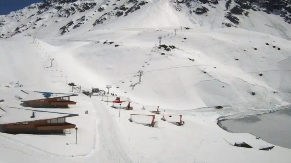 Avalancha en la cordillera chilena: tres muertos y cuatro heridos en una zona prohibida al paso de montañistas