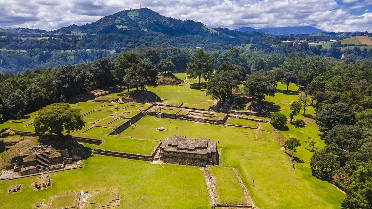 Guatemala, un país del tamaño de una provincia argentina que condensa selva, altiplano, volcanes y mar Caribe en una sola agenda de viaje