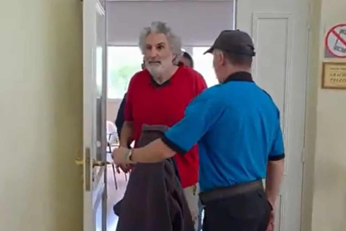 Esquel:hey un hombre de 71 años poromicar a su esposa y a sus tres hijos