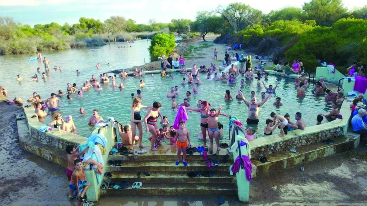 Cinco.Settings termales argentinos para recorrer entre aguas minerales y paisajes naturales